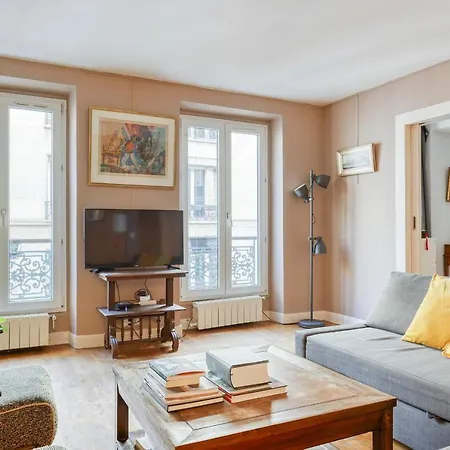 Spacious & Lovely Flat-up To 10 Guests-paris 10 Appartamento