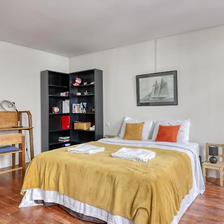 Spacious & Lovely Flat-up To 10 Guests-paris 10 * Parigi