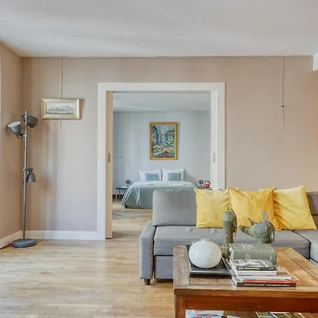 Spacious & Lovely Flat-up To 10 Guests-paris 10 Apartment Paris