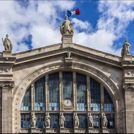 Spacious & Lovely Flat-up To 10 Guests-paris 10 Apartment