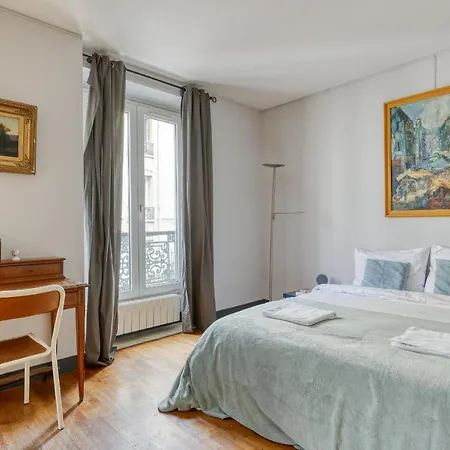 Spacious & Lovely Flat-up To 10 Guests-paris 10 Apartment Paris