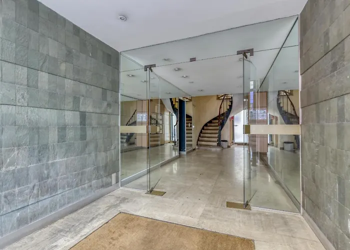 Spacious & Lovely Flat-up To 10 Guests-paris 10 아파트 파리