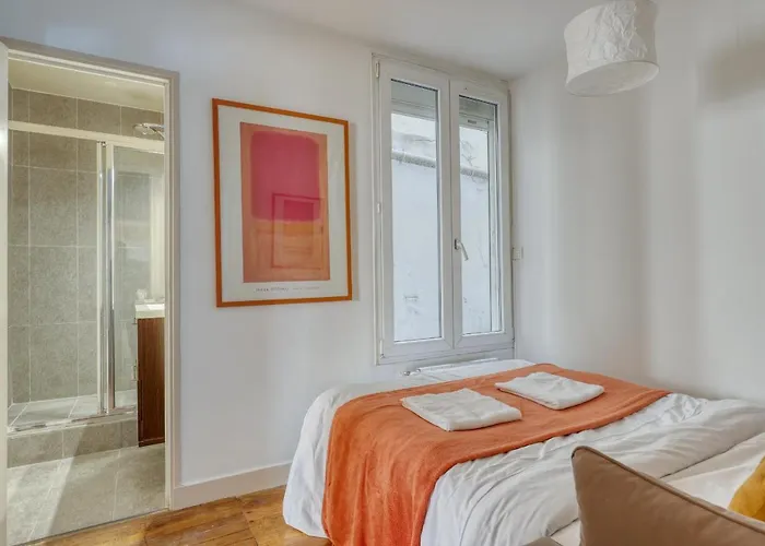 Spacious & Lovely Flat-up To 10 Guests-paris 10 아파트 파리