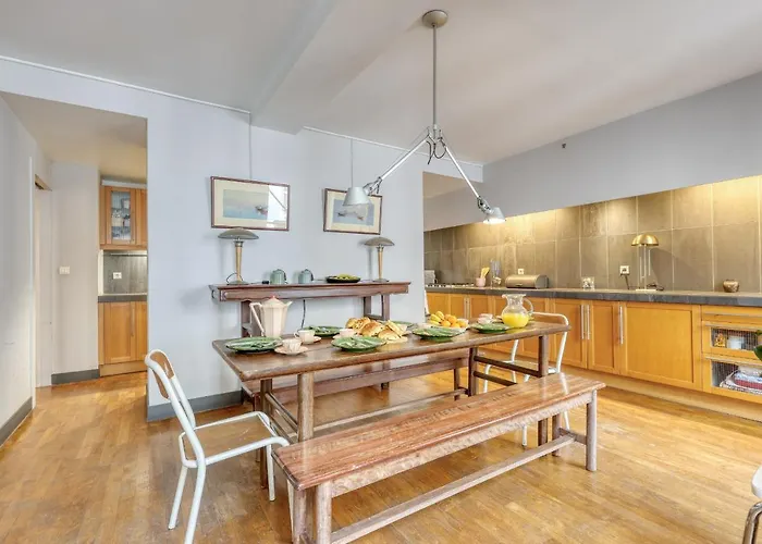 Spacious & Lovely Flat-up To 10 Guests-paris 10 아파트 파리