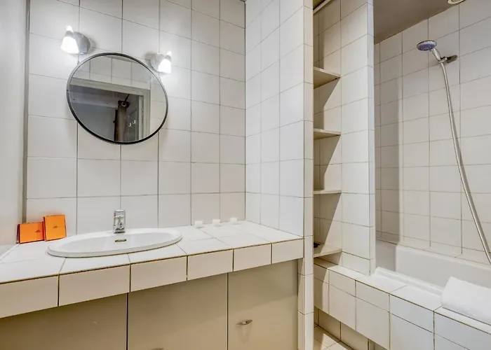 Spacious & Lovely Flat-up To 10 Guests-paris 10 아파트 *